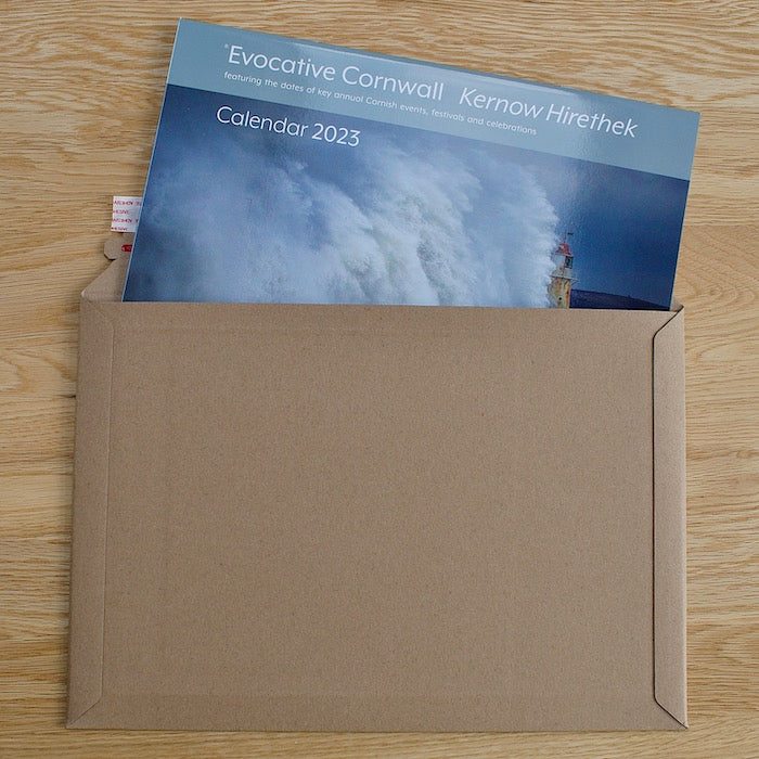 Cardboard-calendar-envelope